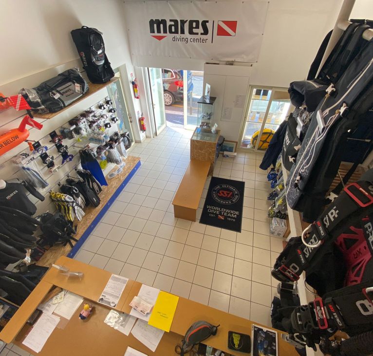 vue haut magasin chango diving port de nice